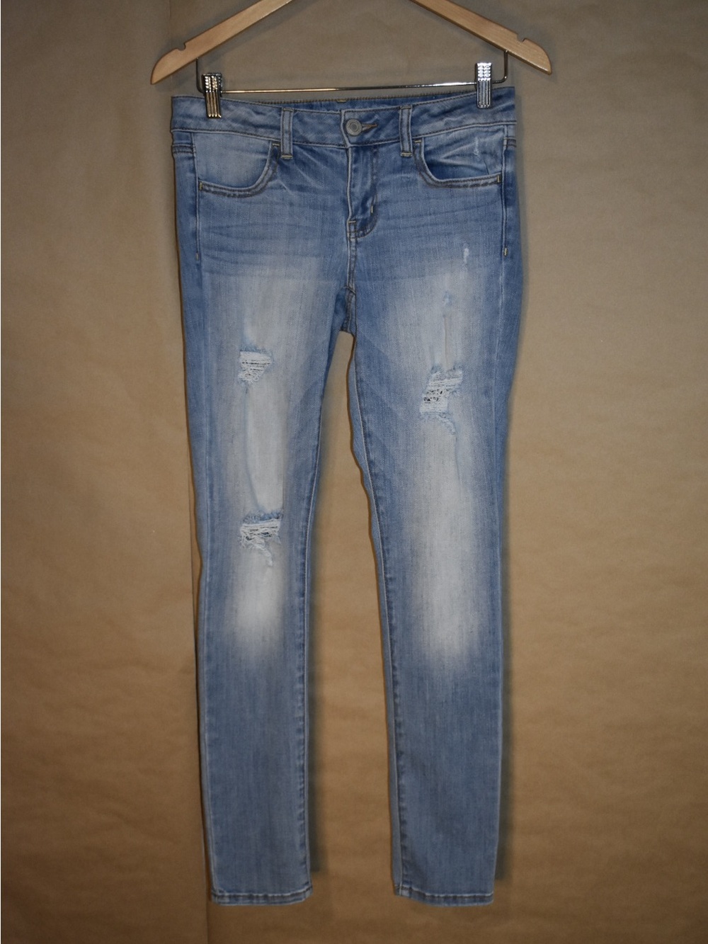American Eagle Outfitters Jegging Size 2 Regular Distressed Light Wash Jeans
